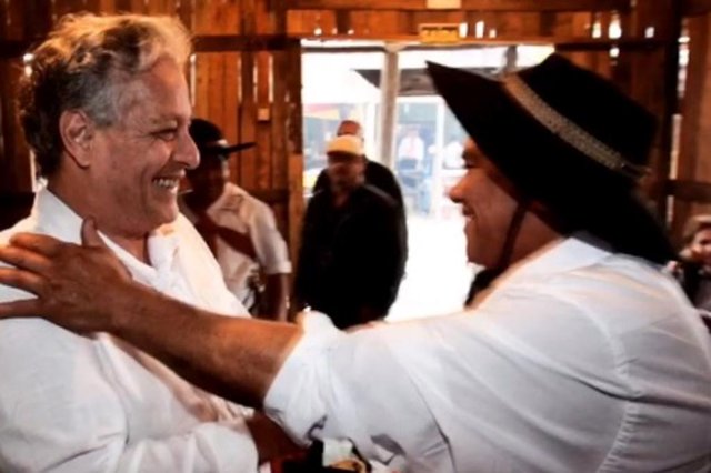 Candidato a presidente da República João Goulart Filho (PPL) presta homenagem aos gaúchos. Candidato a presidente da República João Goulart Filho (PPL) presta homenagem aos gaúchos.