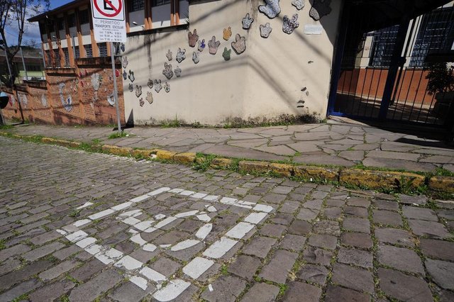 CAXIAS DO SUL, RS, BRASIL, 21/09/2018 - A escola municipal Helen Keller, no bairro Nossa Senhora de Lourdes, deixou de ser um local de votação em Caxias do Sul, por falta de acessibilidade. A Justiça Eleitoral transferiu as seções para o Colégio Imigrante, no bairro Bela Vista. (Marcelo Casagrande/Agência RBS) CAXIAS DO SUL, RS, BRASIL, 21/09/2018 - A escola municipal Helen Keller, no bairro Nossa Senhora de Lourdes, deixou de ser um local de votação em Caxias do Sul, por falta de acessibilidade. A Justiça Eleitoral transferiu as seções para o Colégio Imigrante, no bairro Bela Vista. (Marcelo Casagrande/Agência RBS)