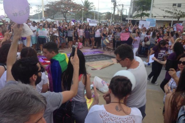Protesto em Balneário Camboriú Protesto em Balneário Camboriú