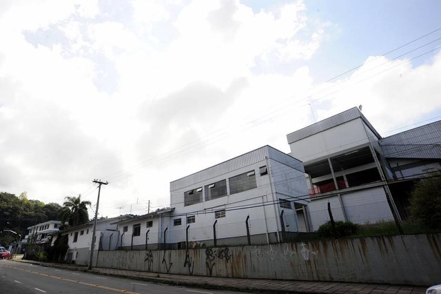CAXIAS DO SUL, RS, BRASIL, 27/09/2018 - Após mudança ou falência, diversos pavilhões industriais ficaram abandonados ou foram demolidos. NA FOTO: abandono onde funcionava a Pena Branca/Penasul. (Marcelo Casagrande/Agência RBS) CAXIAS DO SUL, RS, BRASIL, 27/09/2018 - Após mudança ou falência, diversos pavilhões industriais ficaram abandonados ou foram demolidos. NA FOTO: abandono onde funcionava a Pena Branca/Penasul. (Marcelo Casagrande/Agência RBS)