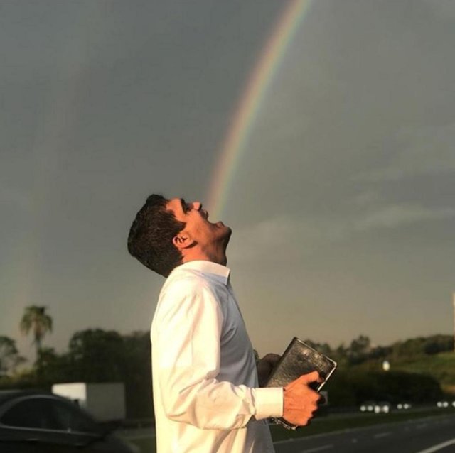 Candidato a presidente da República Cabo Daciolo (Patriota). Candidato a presidente da República Cabo Daciolo (Patriota).