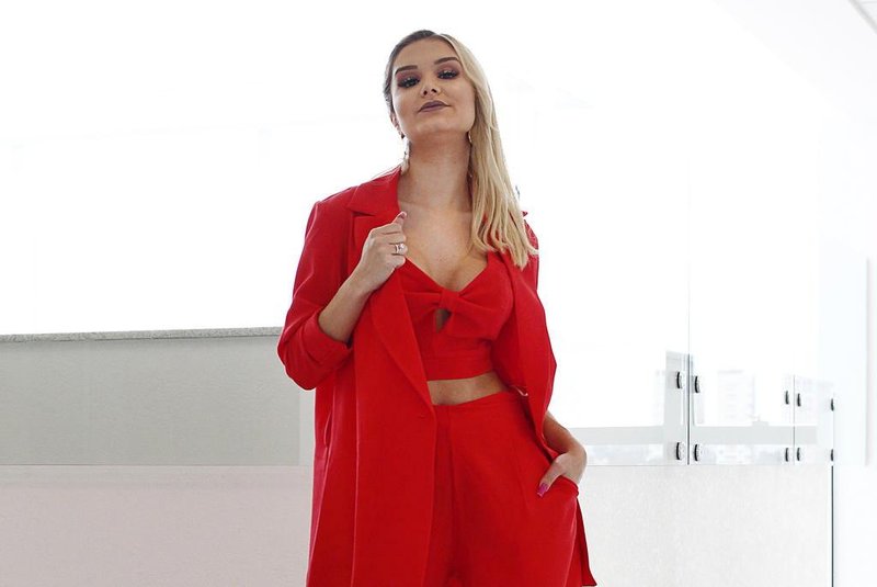 Modelo caxiense Gabriela Baccin veste looks da Namur Boutique, que inaugura nesta sexta-feira em Caxias