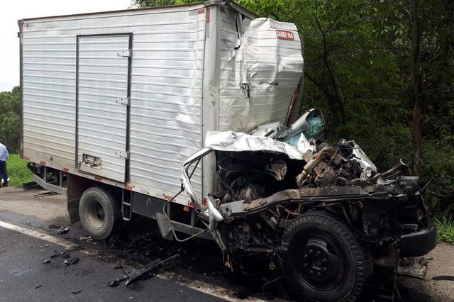 Um grave acidente entre três veículos na BR-280, em Guaramirim, deixou quatro pessoas feridas Um grave acidente entre três veículos na BR-280, em Guaramirim, deixou quatro pessoas feridas