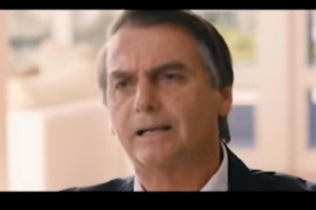 Jair Bolsonaro (PSL) no primeiro programa do horário eleitoral do segundo turno Jair Bolsonaro (PSL) no primeiro programa do horário eleitoral do segundo turno