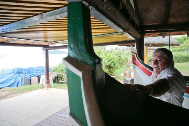 FLORIANÓPOLIS, SC, BRASIL, 15/10/2018: Justiça pede a retirada do rancho de pescadores no Costão do Santinho. Na foto: Ademar Jorge, pescador. (Foto: CRISTIANO ESTRELA / DIÁRIO CATARINENSE) FLORIANÓPOLIS, SC, BRASIL, 15/10/2018: Justiça pede a retirada do rancho de pescadores no Costão do Santinho. Na foto: Ademar Jorge, pescador. (Foto: CRISTIANO ESTRELA / DIÁRIO CATARINENSE)