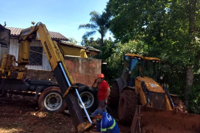 O muro da residência também ficou comprometido O muro da residência também ficou comprometido