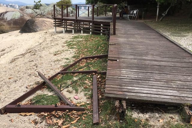 Decks da região continental de Florianópolis estão podres Decks da região continental de Florianópolis estão podres