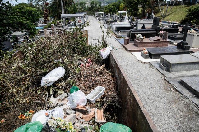 FLORIANOPOLIS, SC, BRASIL, 22.10.2018: Preparativos para o Dia dos Finados no Cemitério São Francisco de Assis. (Foto: Diorgenes Pandini/Diario Catarinense)Indexador: Diorgenes Pandini FLORIANOPOLIS, SC, BRASIL, 22.10.2018: Preparativos para o Dia dos Finados no Cemitério São Francisco de Assis. (Foto: Diorgenes Pandini/Diario Catarinense)Indexador: Diorgenes Pandini