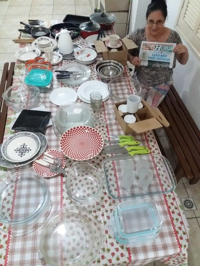 Lurdinha Goulart com sua coleção de kits da Hora Lurdinha Goulart com sua coleção de kits da Hora