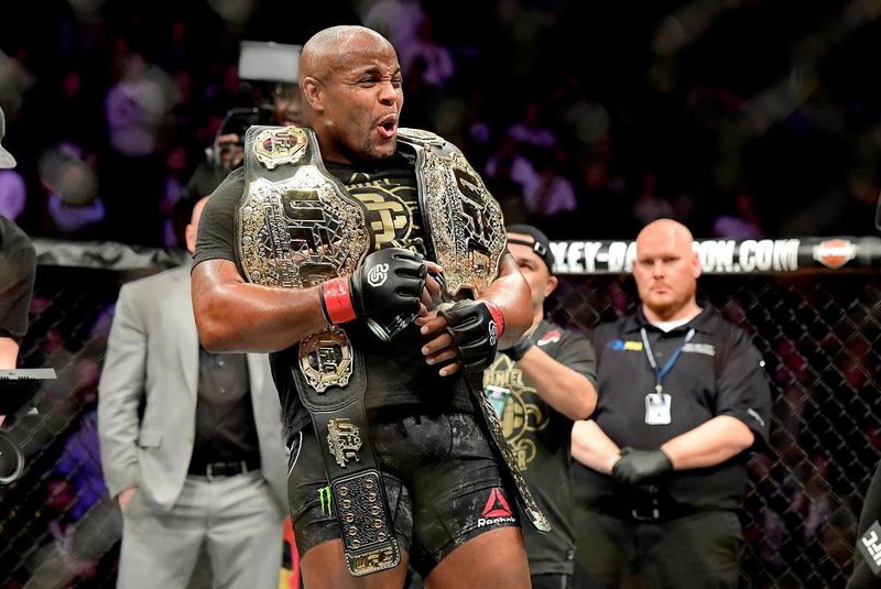 UFC 230 Cormier v LewisNEW YORK, NY - NOVEMBER 03: Daniel Cormier of the United States celebrates his victory over Derrick Lewis of the United States in their heavyweight title bout during the UFC 230 event at Madison Square Garden on November 3, 2018 in New York City.   Steven Ryan/Getty Images/AFPEditoria: SPOLocal: New YorkIndexador: Steven RyanFonte: GETTY IMAGES NORTH AMERICAFotógrafo: STR