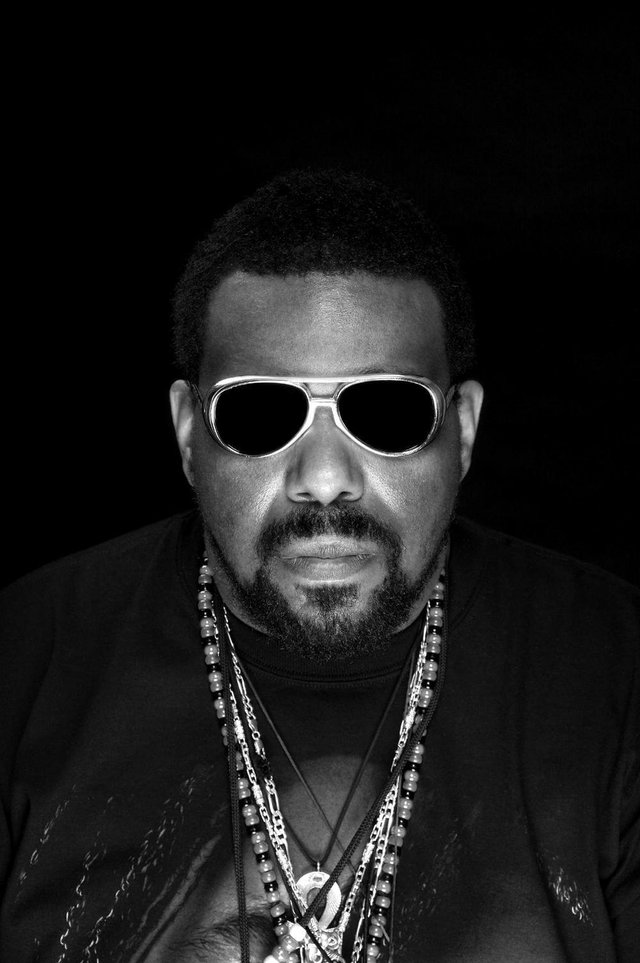 Afrika Bambaataa. Afrika Bambaataa.
