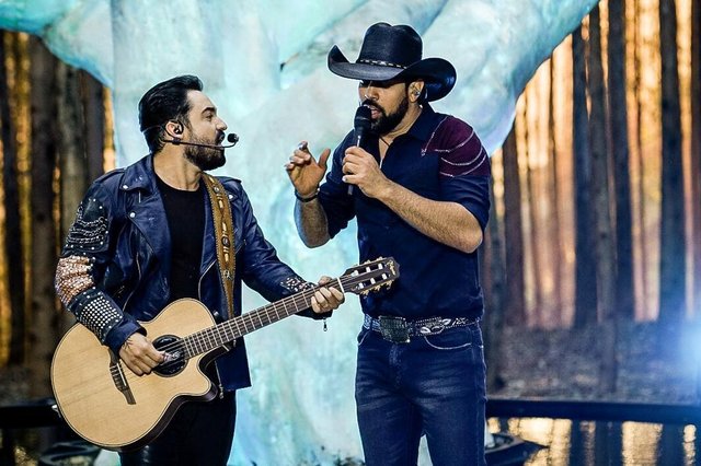Fernando & Sorocaba fazem show neste sábado (10), durante a Expo Farroupilha e Fenakiwi Fernando & Sorocaba fazem show neste sábado (10), durante a Expo Farroupilha e Fenakiwi