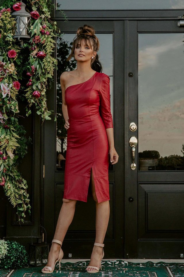 Jovana Foresti dá dicas de vestidos para formatura. Jovana Foresti dá dicas de vestidos para formatura.