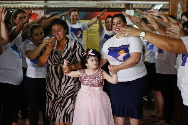  PORTO ALEGRE, RS, BRASIL - 11/11/2018 - Festa coletiva de debutantes para moradoras da Lomba do Pinheiro. (FOTO: ANSELMO CUNHA/ESPECIAL)