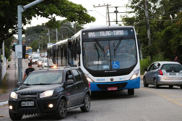 FLORIANÓPOLIS, SC, BRASIL, 12/11/2018: Inicio do bloqueio no trânsito devido às obras no elevado do Rio Tavares . Na foto: Muitas filas no entroncamento da SC-405 com a avenida Pequeno Príncipe. (Foto: CRISTIANO ESTRELA / DIÁRIO CATARINENSE) FLORIANÓPOLIS, SC, BRASIL, 12/11/2018: Inicio do bloqueio no trânsito devido às obras no elevado do Rio Tavares . Na foto: Muitas filas no entroncamento da SC-405 com a avenida Pequeno Príncipe. (Foto: CRISTIANO ESTRELA / DIÁRIO CATARINENSE)