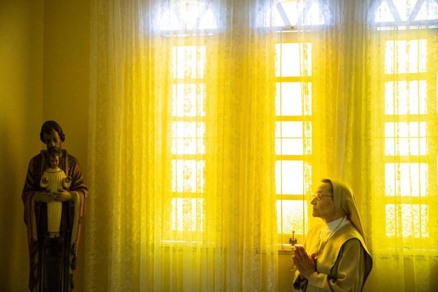 FLORIANOPOLIS, SC, BRASIL, 14.11.2018: A Irmã Ilda Miranda de Almeida comemora 60 anos de vida dedicada a missão de levar fé na congregação Carmelita (Foto: Diorgenes Pandini/Diario Catarinense)Indexador: Diorgenes Pandini FLORIANOPOLIS, SC, BRASIL, 14.11.2018: A Irmã Ilda Miranda de Almeida comemora 60 anos de vida dedicada a missão de levar fé na congregação Carmelita (Foto: Diorgenes Pandini/Diario Catarinense)Indexador: Diorgenes Pandini