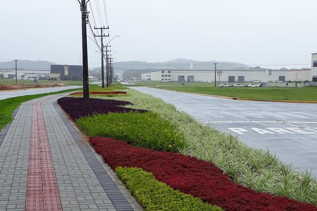 Prêmio da Festa das Flores: os mais belos jardins de Joinville. Jardim de PERINI BUSINESS PARK. Prêmio da Festa das Flores: os mais belos jardins de Joinville. Jardim de PERINI BUSINESS PARK.