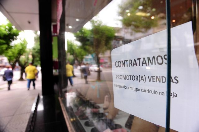 CAXIAS DO SUL, RS, BRASIL, 14/11/2018 - Comércio contrata funcionários para fim de ano. (Marcelo Casagrande/Agência RBS) CAXIAS DO SUL, RS, BRASIL, 14/11/2018 - Comércio contrata funcionários para fim de ano. (Marcelo Casagrande/Agência RBS)