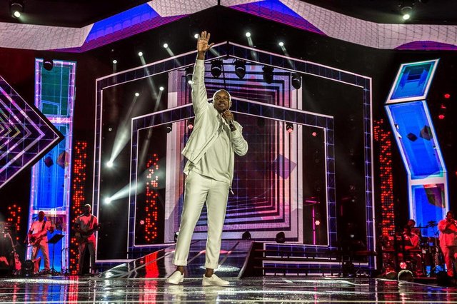 Na noite desta quarta-feira, dia 14 de novembro, Ivete Sangalo, Simone & Simaria, Luan Santana, Wesley Safadão, Thiaguinho e Raça Negra subiram ao palco do Show da Virada para gravar mais uma edição da atração, que, todos os anos, embala a noite de Reveillón dos brasileiros na tela da Globo. A gravação aconteceu em Recife, dando continuidade ao formato itinerante do Show da Virada, que já passou por Salvador e Belo Horizonte. Na noite desta quarta-feira, dia 14 de novembro, Ivete Sangalo, Simone & Simaria, Luan Santana, Wesley Safadão, Thiaguinho e Raça Negra subiram ao palco do Show da Virada para gravar mais uma edição da atração, que, todos os anos, embala a noite de Reveillón dos brasileiros na tela da Globo. A gravação aconteceu em Recife, dando continuidade ao formato itinerante do Show da Virada, que já passou por Salvador e Belo Horizonte.