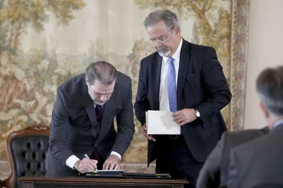 Dias Toffoli e Raul Jungmann assinam convênio para digitalizar processos de execução penal