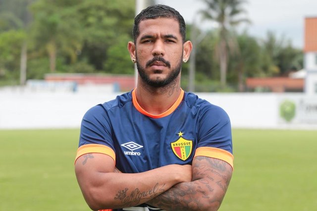 SÃO JOÃO BATISTA, SC, BRASIL, 15/11/2018: Treino do Brusque. Na foto: Hélio Paraíba. (Foto: CRISTIANO ESTRELA / DIÁRIO CATARINENSE) SÃO JOÃO BATISTA, SC, BRASIL, 15/11/2018: Treino do Brusque. Na foto: Hélio Paraíba. (Foto: CRISTIANO ESTRELA / DIÁRIO CATARINENSE)
