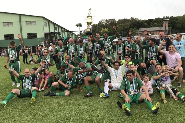 O São Francisco foi o campeoão da Copa União de Clubes na categoria master O São Francisco foi o campeoão da Copa União de Clubes na categoria master