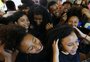 Estudantes visitam escolas para passar mensagens de valorização da cultura negra e de diversidade