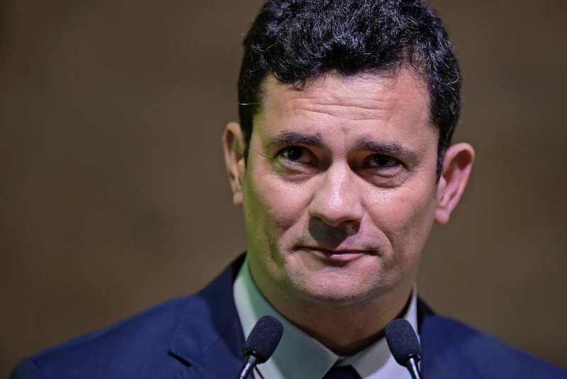 Brazils future Minister of Justice, Sergio Moro, speaks during a national forum on combating corruption in Rio de Janeiro, Brazil, on November 23, 2018. - Brazils incoming justice and security minister Sergio Moro announced earlier this week he was recruiting part of his team from the massive Car Wash anti-corruption probe that snared former leftist president Luiz Inacio Lula da Silva. (Photo by Carl DE SOUZA / AFP)