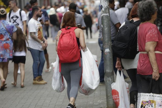 FLORIANOPOLIS, SC, BRASIL, 23.11.2018: Black Friday no centro de Floripa. (Foto: Diorgenes Pandini/Diario Catarinense)Indexador: Diorgenes Pandini FLORIANOPOLIS, SC, BRASIL, 23.11.2018: Black Friday no centro de Floripa. (Foto: Diorgenes Pandini/Diario Catarinense)Indexador: Diorgenes Pandini