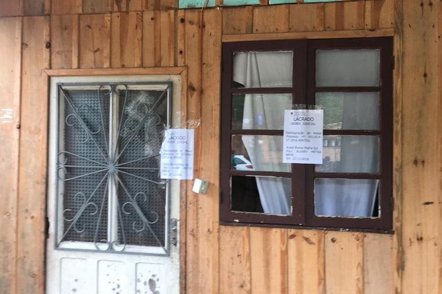 Justiça cumpre mandados de reintegração de posse na zona Sul de Joinville, próximo aos trilhos de tremUm bar foi parcialmente demolido e três casas interditadas até que moradores retirem seus pertences para demolição Justiça cumpre mandados de reintegração de posse na zona Sul de Joinville, próximo aos trilhos de tremUm bar foi parcialmente demolido e três casas interditadas até que moradores retirem seus pertences para demolição