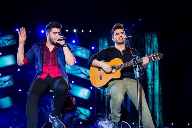henrique & juliano. henrique & juliano.