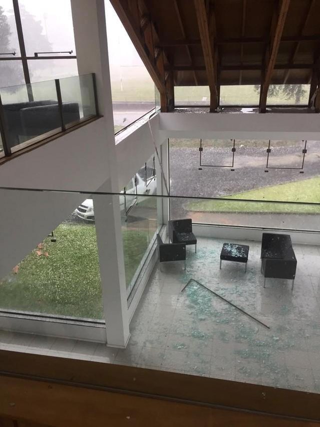Temporal causa estragos em Lages Temporal causa estragos em Lages