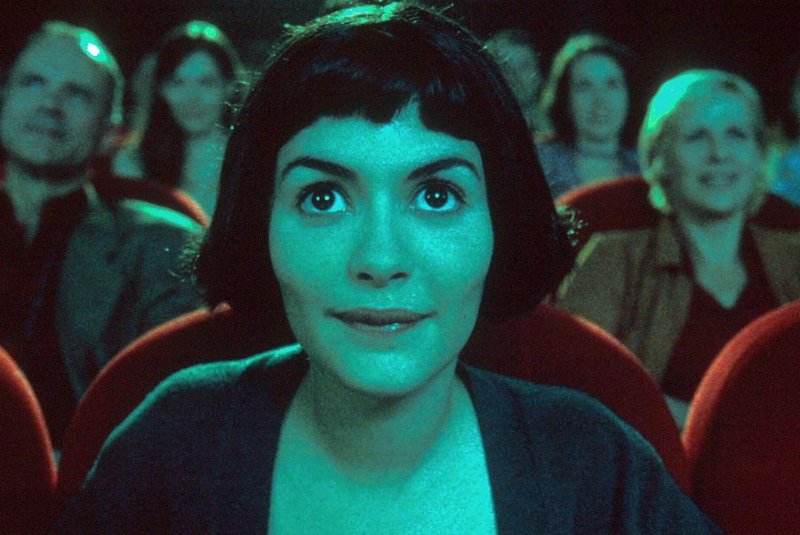 Filme O fabuloso destino de Amélie Poulain com Audrey Tatou.#PÁGINA:1#EDIÇÃO:2ªNão veio.TAUTOUFrench actress Audrey Tautou watches a movie in a scene from French director Jean-Pierre Jeunets Amelie. Frances imaginative romantic comedy Amelie has collected a record 13 nominations for the Cesar awards, event organizers said Monday, Feb. 4, 2002. Already the top-grossing French film ever in the United States, Amelie is also expected to be a leading candidate for best foreign film honors at the Oscars on March 24.(AP Photo/Bruno Calvo/Miramax Zoe, HO)#PÁGINA: 1 Fonte: AP Fotógrafo: Bruno Calvo