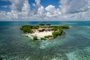 Gladden Island, BelizeA ilha se encontra no coração da barreira coralina natural de Belize, circundada por águas cristalinas e florestas de manguezal, com uma elegante residência para quatro pessoas, dotada de garçons e cozinheiros, que moram em uma ilha vizinha. O preço parte de 2,8 mil euros (R$ 12.453) por noite, com permanência mínima de quatro dias.