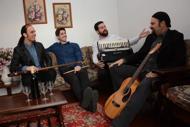 Banda Trebbiano vai lançar seu primeiro disco, com financiamento do Fundo Municipal de Cultura de Bento Gonçalves. Banda Trebbiano vai lançar seu primeiro disco, com financiamento do Fundo Municipal de Cultura de Bento Gonçalves.