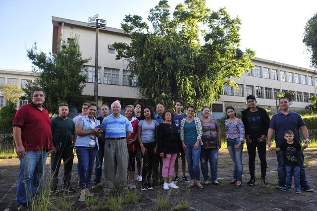 CAXIAS DO SUL, RS, BRASIL, 05/02/2019. Voluntários que farão um mutirão no próximo sábado para uma revitalização do colégio Cristóvão de Mendoza. (Porthus Junior/Agência RBS) CAXIAS DO SUL, RS, BRASIL, 05/02/2019. Voluntários que farão um mutirão no próximo sábado para uma revitalização do colégio Cristóvão de Mendoza. (Porthus Junior/Agência RBS)