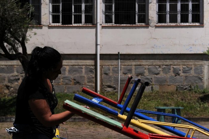 Brinquedos de parquinho também ganharam sobrevida com pintura nova