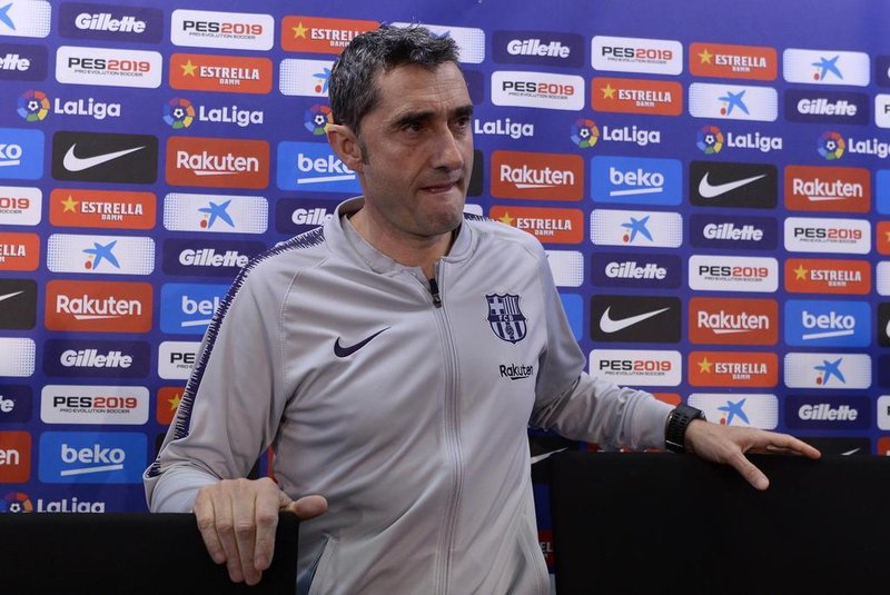  Barcelonas coach Ernesto Valverde arrives for a press conference at the Joan Gamper Sports Center in Sant Joan Despi on February 5, 2019. (Photo by Josep LAGO / AFP) / The erroneous mention[s] appearing in the metadata of this photo by Josep LAGO has been modified in AFP systems in the following manner: [Ernesto Valverde] instead of [Alejandro Valverde]. Please immediately remove the erroneous mention[s] from all your online services and delete it (them) from your servers. If you have been authorized by AFP to distribute it (them) to third parties, please ensure that the same actions are carried out by them. Failure to promptly comply with these instructions will entail liability on your part for any continued or post notification usage. Therefore we thank you very much for all your attention and prompt action. We are sorry for the inconvenience this notification may cause and remain at your disposal for any further information you may require.Editoria: SPOLocal: Sant Joan DespíIndexador: JOSEP LAGOSecao: soccerFonte: AFPFotógrafo: STR