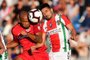  Alejandro Gonzalez (R) of Chiles Palestino vies for the ball with Patrick of Brazils Internacional during their Copa Libertadores football match at San Carlos de Apoquindo stadium in Santiago, Chile, on March 6, 2019. (Photo by MARTIN BERNETTI / AFP)Editoria: SPOLocal: SantiagoIndexador: MARTIN BERNETTISecao: sports eventFonte: AFPFotógrafo: STF