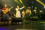 CORRIENTES (AR): Anahy Guedes canta com a família
