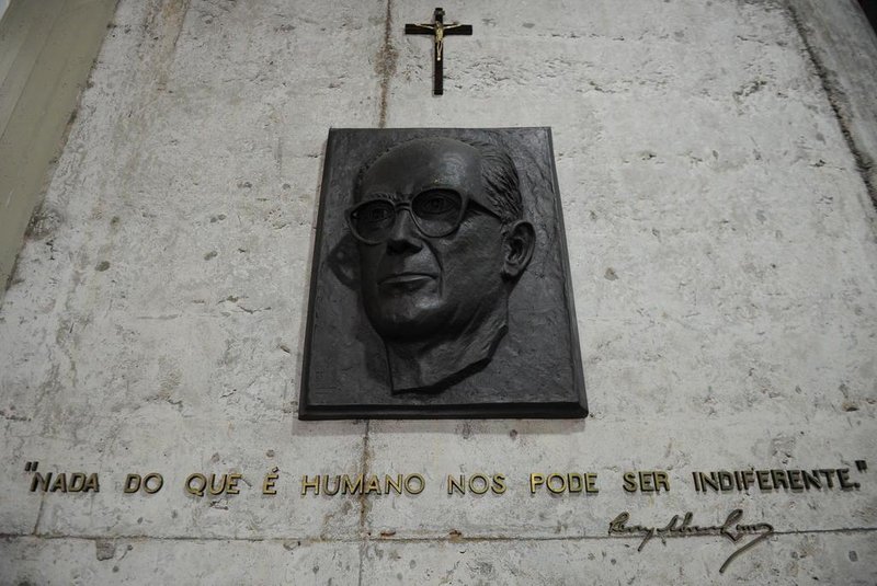  CAXIAS DO SUL, RS, BRASIL 19/03/2019entrada da Casa da Cultura, busto do Percy Vargas de Abreu e Lima. Foi colocado um crucifixo acima da obra. (Felipe Nyland/Agência RBS)