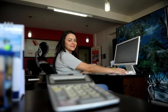 CAXIAS DO SUL, RS, BRASIL, 04/04/2019Implementação de nota fiscal de serviços em Caxias. Pauta para o +Serra. Luana da Silva, proprietária da agência LC Tur. (Lucas Amorelli/Agência RBS) CAXIAS DO SUL, RS, BRASIL, 04/04/2019Implementação de nota fiscal de serviços em Caxias. Pauta para o +Serra. Luana da Silva, proprietária da agência LC Tur. (Lucas Amorelli/Agência RBS)