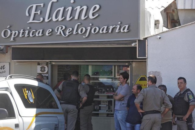  ESTÂNCIA VELHA,  RS, BRASIL, 10/04/2019- Otica Elaine onde pai e filho foram mortos em assalto em Estância Velha. (Foto: Mateus Bruxel / Agência RBS)