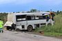 A colisão entre um ônibus com placas de Garibaldi e uma carreta terminou com dois mortos e quatro feridos na BR-163, em Diamantino, no Mato Grosso. As seis vítimas estavam no ônibus que transportava um grupo de gaúchos que voltava de uma pescaria no Pará.