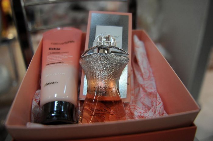 Perfume: R$ 129,90; Creme hidratante: R$ 37,90
