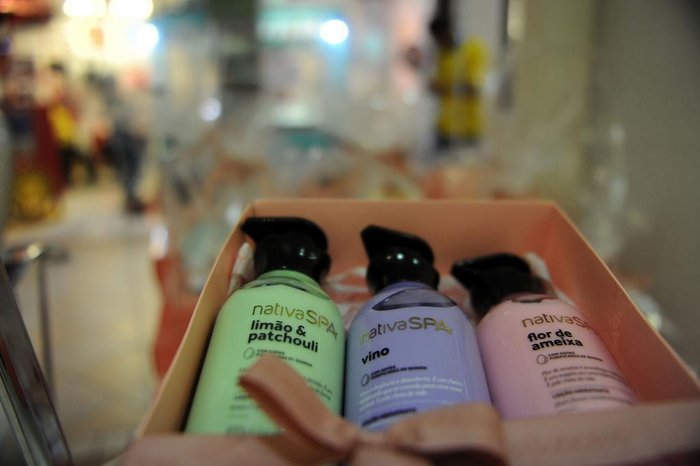 Kit com três cremes hidratantes: R$ 171
