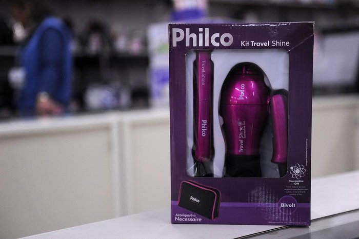 Kit com secador e prancha para viagem: R$ 119