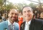 Bolsonaro posta foto em casamento de Eduardo e diz que filho "entra no time dos homens sérios"