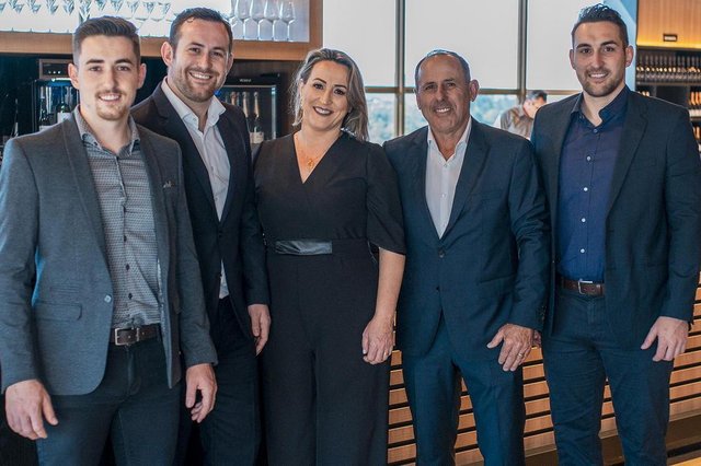 Lucas, Maicon, Salete, Osvaldo e Bruno Motter realizam, dia 15, na Vinícola Don Guerino, um almoço em benefício da Apadev Caxias do Sul, RS, Brasil Lucas, Maicon, Salete, Osvaldo e Bruno Motter realizam, dia 15, na Vinícola Don Guerino, um almoço em benefício da Apadev Caxias do Sul, RS, Brasil