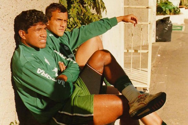 Foto dos jogadores do juventude durante o treino da equipe, destaque para o jogador Índio.#PÁGINA:61#EDIÇÃO: 2ª Fonte: Pioneiro Fotógrafo: nereu de Almeida Foto dos jogadores do juventude durante o treino da equipe, destaque para o jogador Índio.#PÁGINA:61#EDIÇÃO: 2ª Fonte: Pioneiro Fotógrafo: nereu de Almeida
